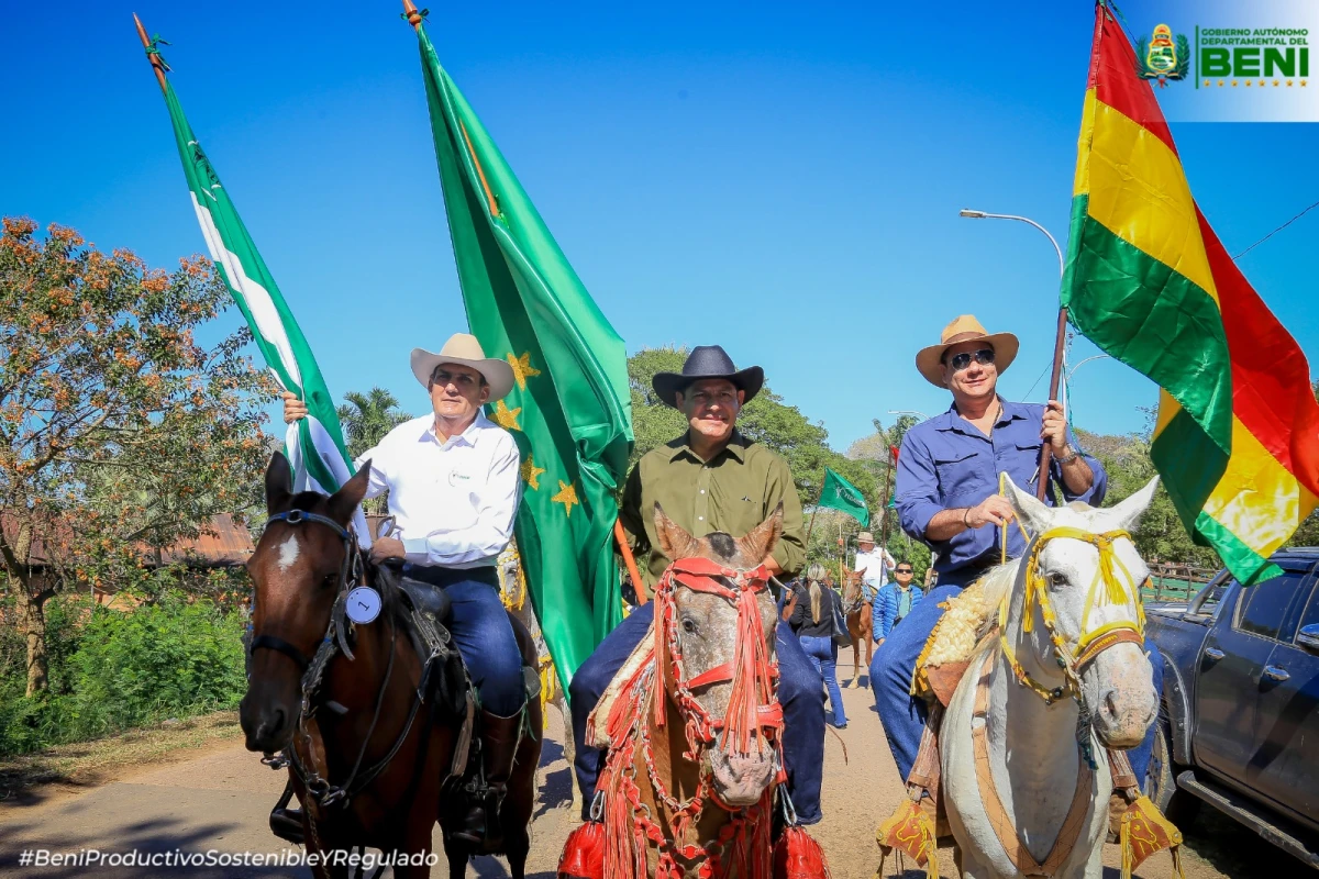 GOBERNADOR JESÚS EGÜEZ PRESIDE LA GRAN CABALGATA POR EL DÍA DEL GANADERO BENIANO Y EL 58° ANIVERSARIO DE FEGABENI